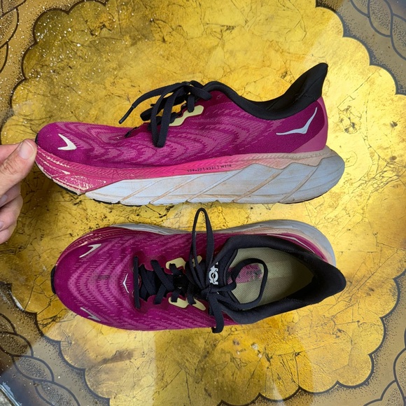 Hoka 7B Bright pink magenta color - Picture 2 of 3
